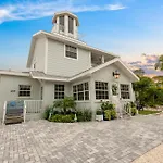 A Charming Beach Cottage On Elm