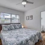 Two-Unit Home On Ami, 40 Steps To Beach Entrance