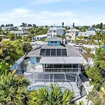 Isla Living, 3 Bed, Canal, Pool