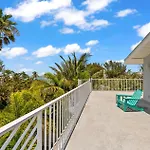 Points Hideaway - Beautiful Home Wstunning Sunsetwater Views On Bean Point Pool Bar Foosball