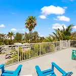 Points Hideaway - Beautiful Home Wstunning Sunsetwater Views On Bean Point Pool Bar Foosball