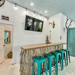 Three Little Birds - A Newly Completely Renovated Waterfront Luxury Home With Gulf Of Mexico Views