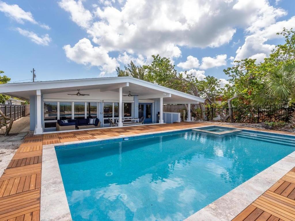 The House Anna Maria