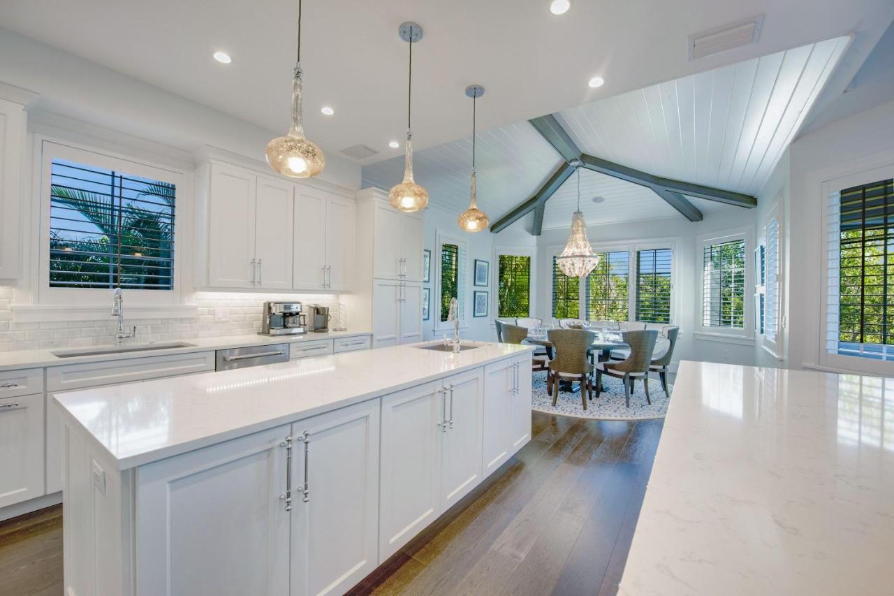Tern Key - New Luxury Canal Front With Pool Dock Close To Bean Point Pine Ave Holiday home *