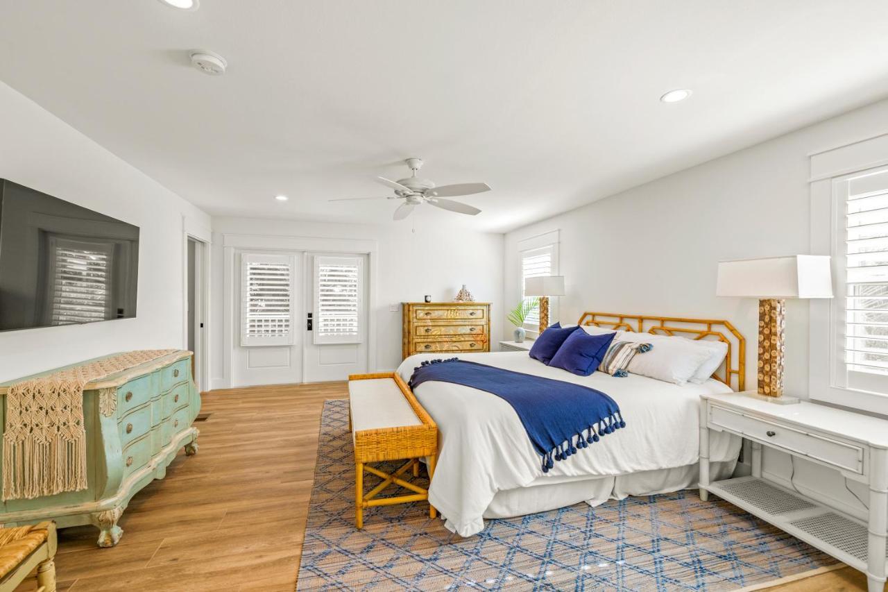 Three Little Birds - A Newly Completely Renovated Waterfront Luxury With Gulf Of Mexico Views Holiday home Anna Maria