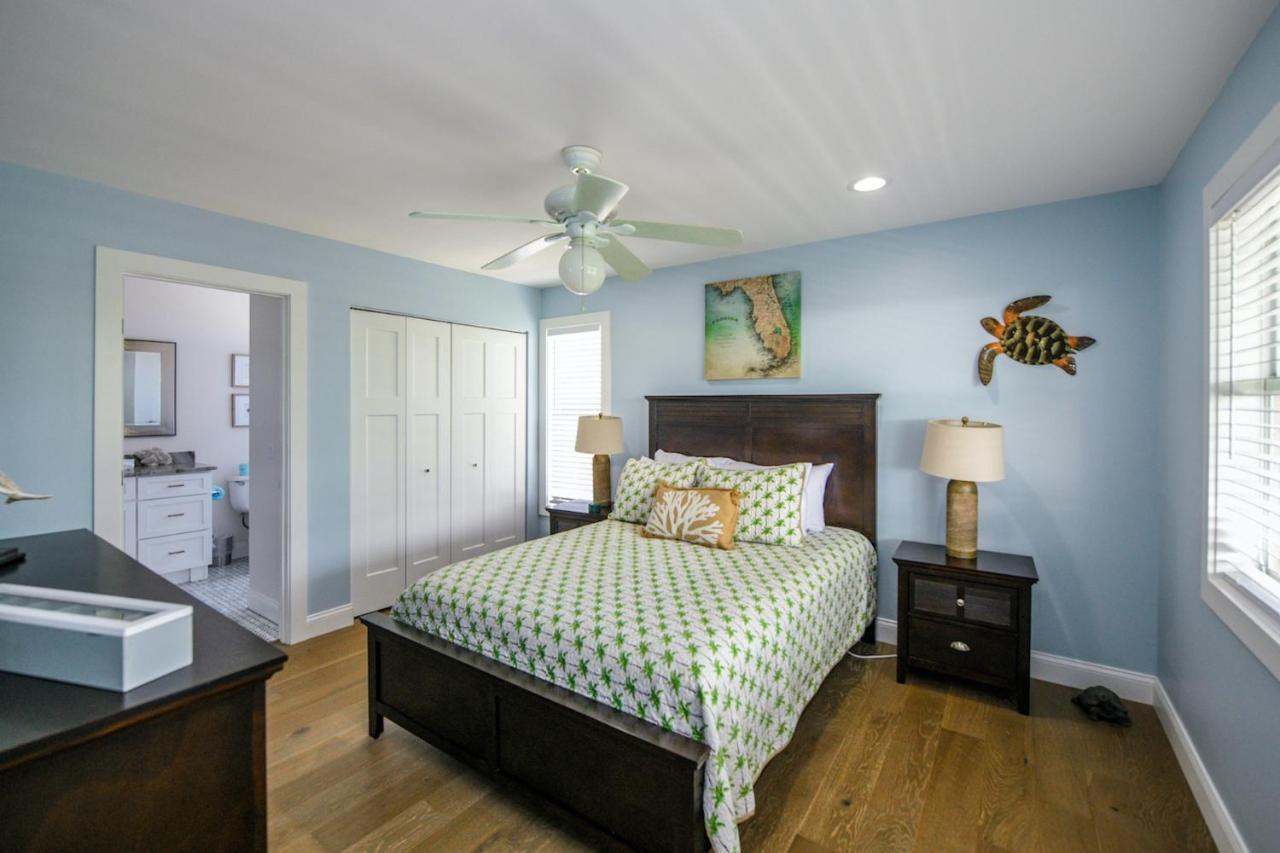 Salty Pirate - New Luxury Canal Front Wwater View Poolspa Bikes Kayaks Toys Holiday home Anna Maria