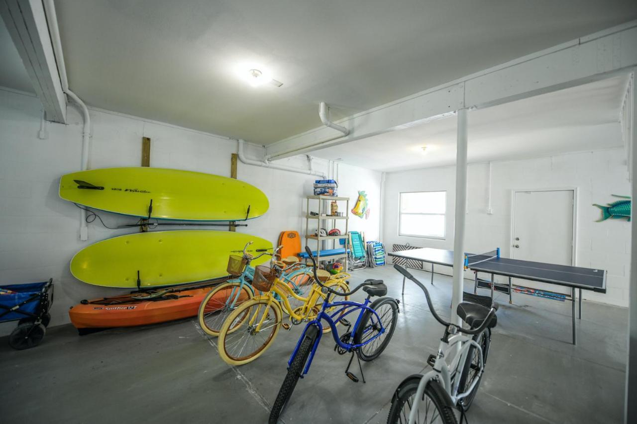Holiday home Salty Pirate - New Luxury Canal Front Wwater View Poolspa Bikes Kayaks Toys *