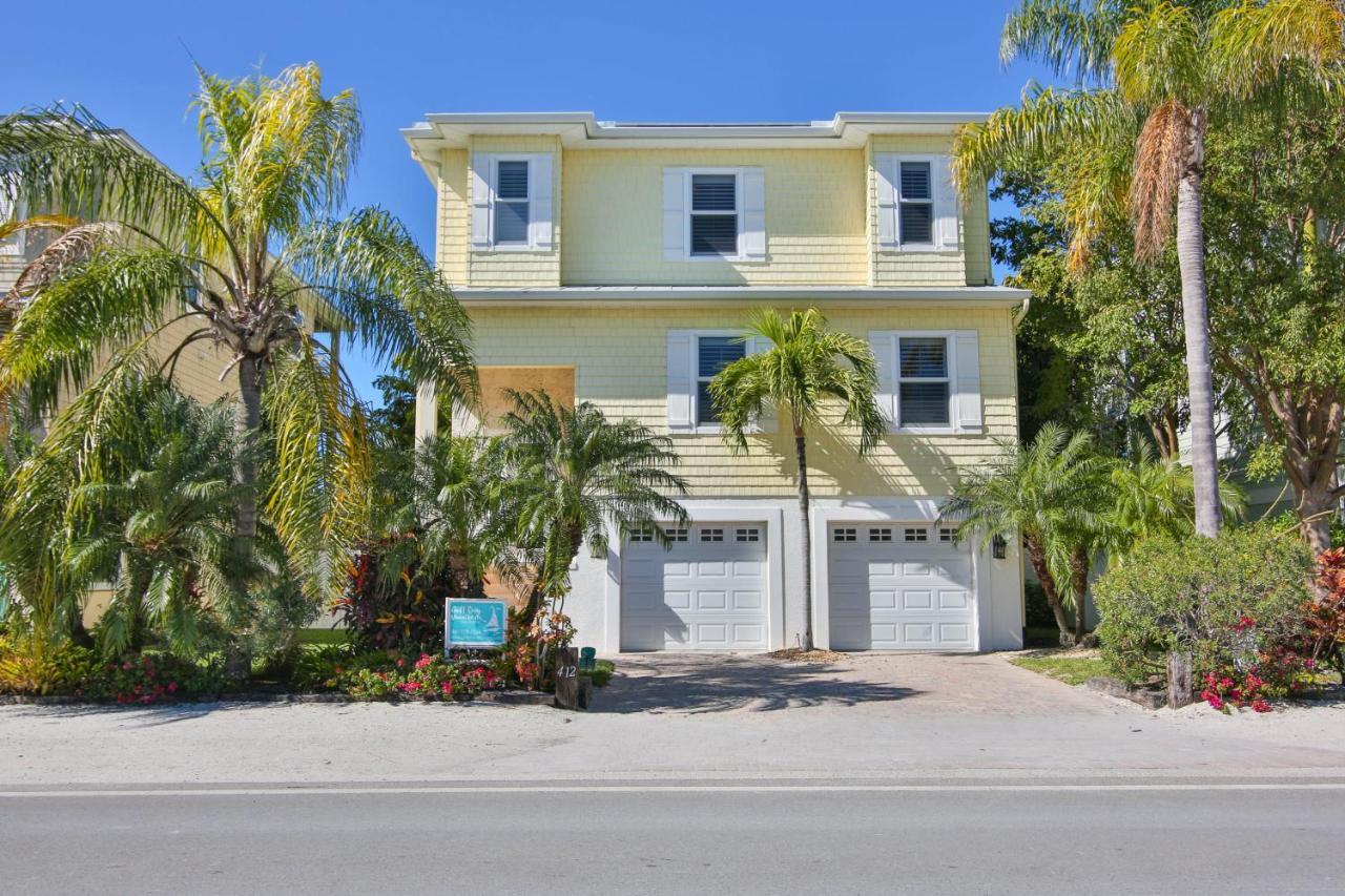 Luxury Waterfront With A Heated Pool And *