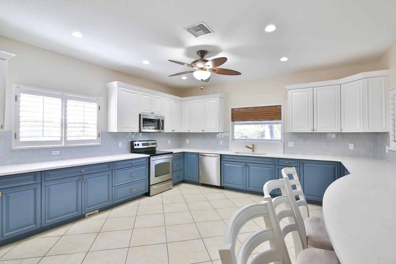 Luxury Waterfront With A Heated Pool And Anna Maria