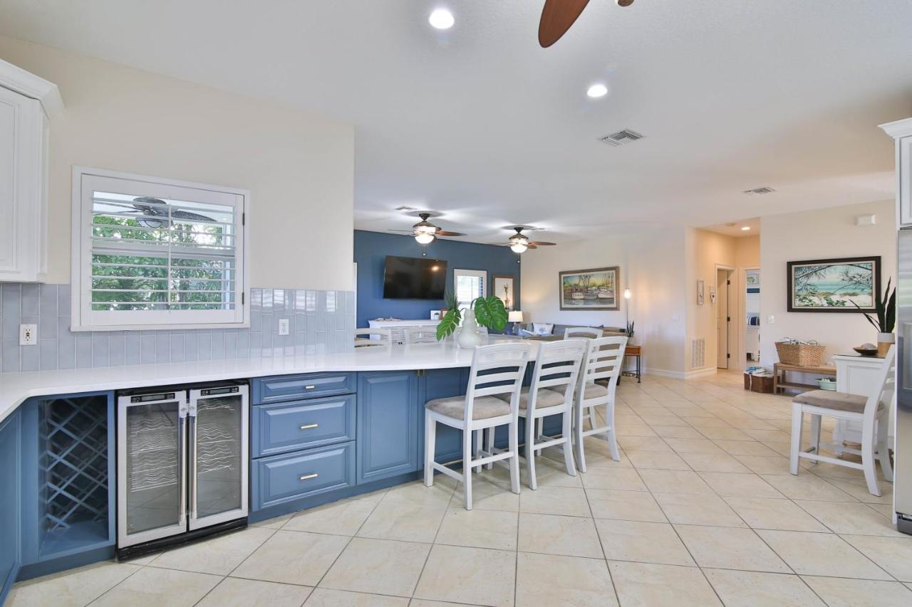 Holiday home Luxury Waterfront With A Heated Pool And