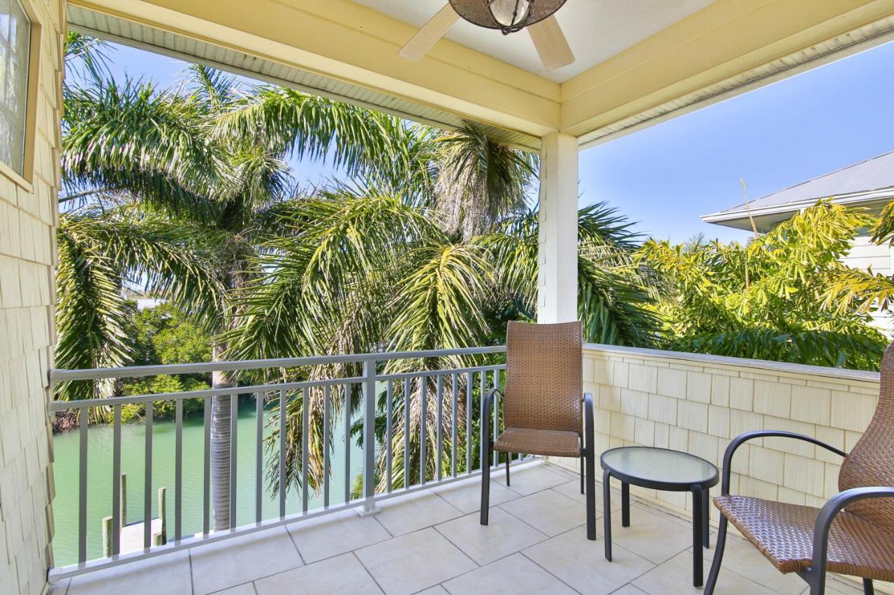 Holiday home Luxury Waterfront With A Heated Pool And