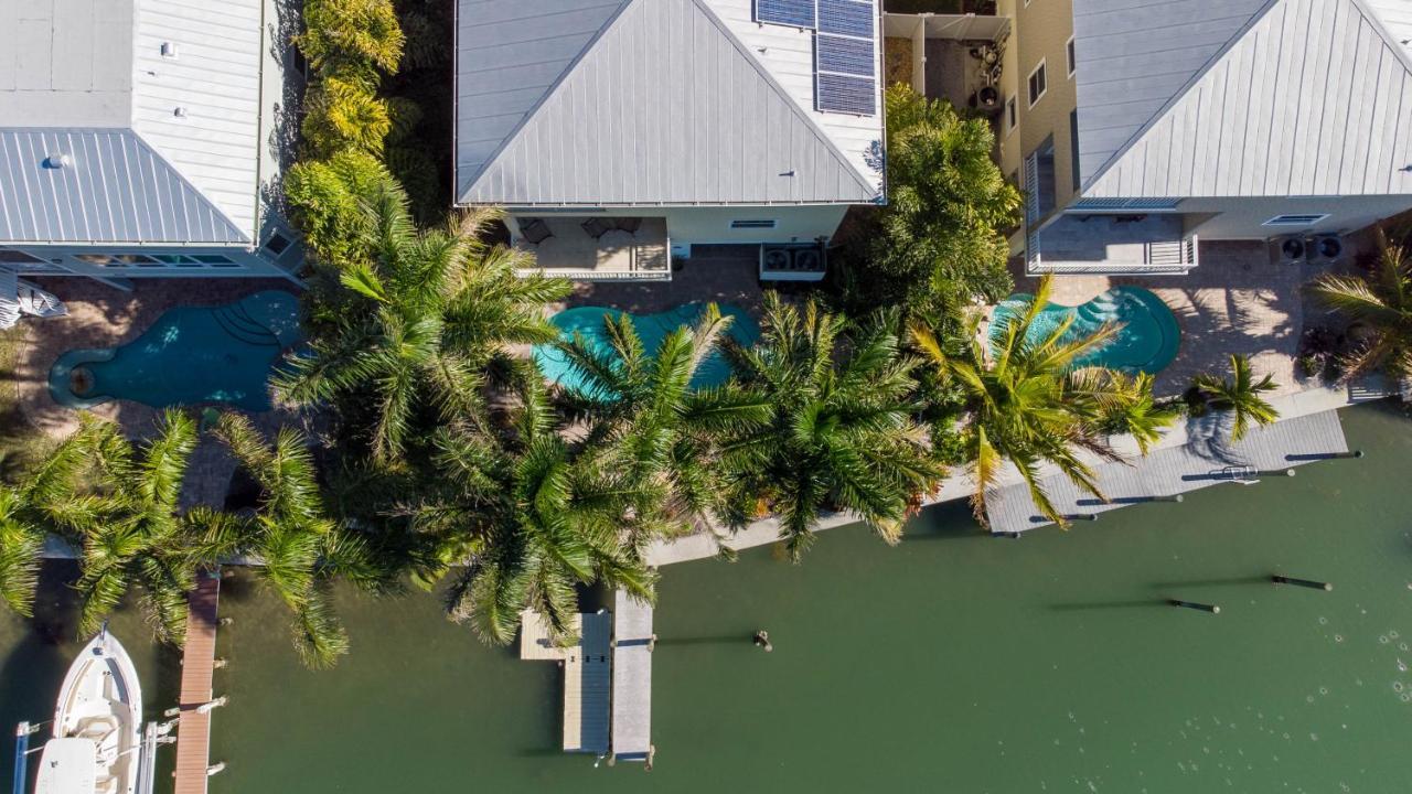 Luxury Waterfront With A Heated Pool And *