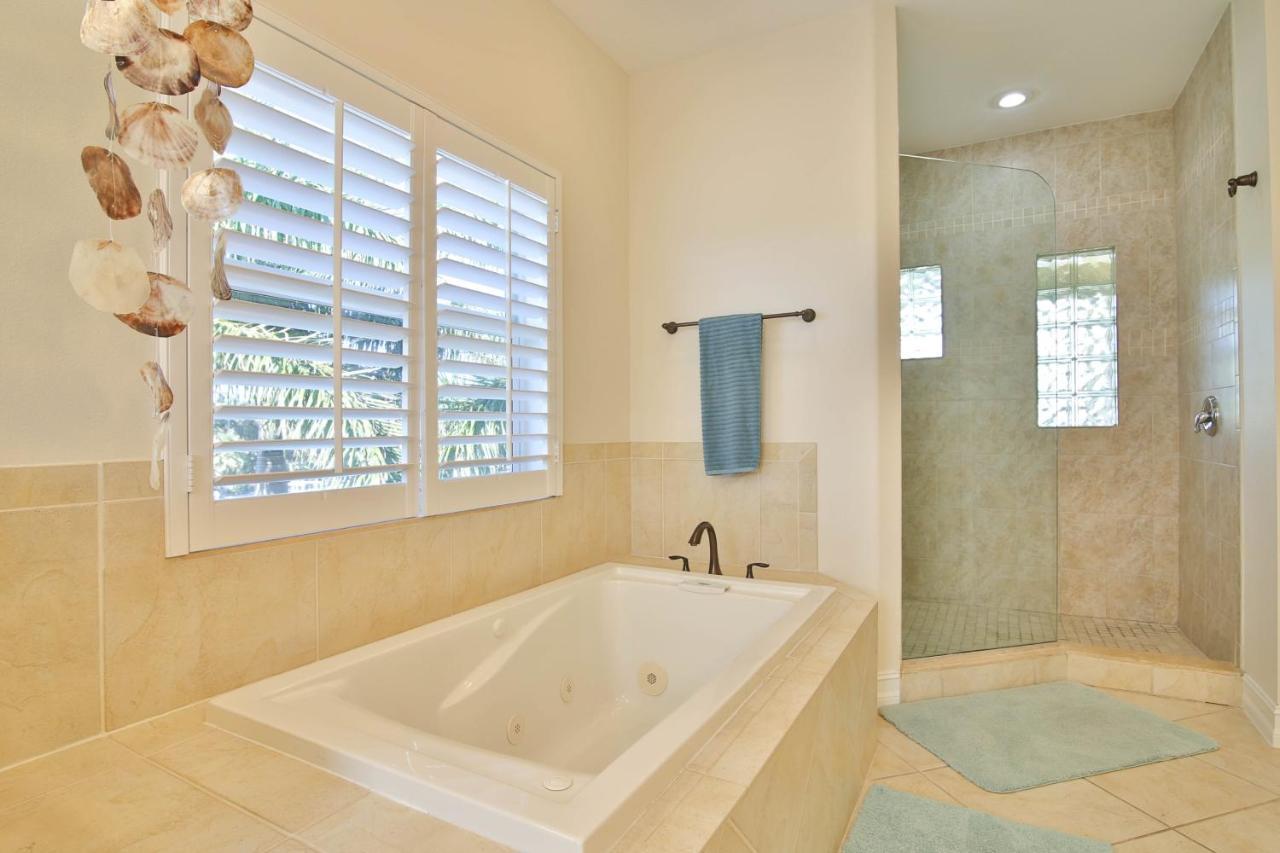 Luxury Waterfront With A Heated Pool And * Anna Maria