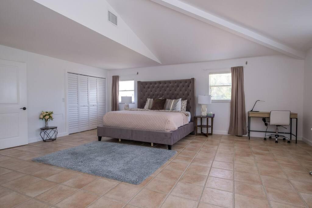 Villa Bean Point