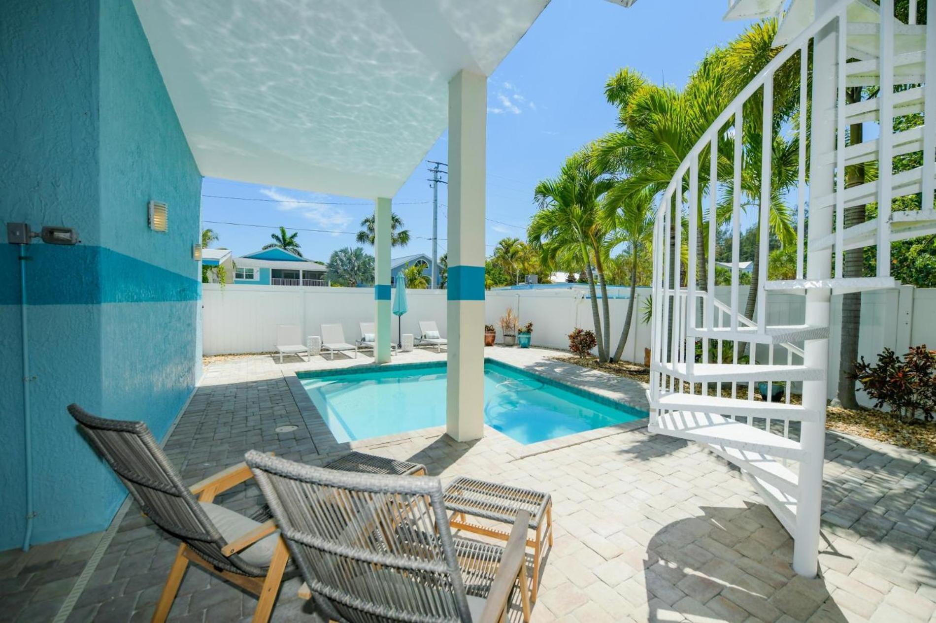 Points Hideaway - Beautiful Wstunning Sunsetwater Views On Bean Point Pool Bar Foosball *