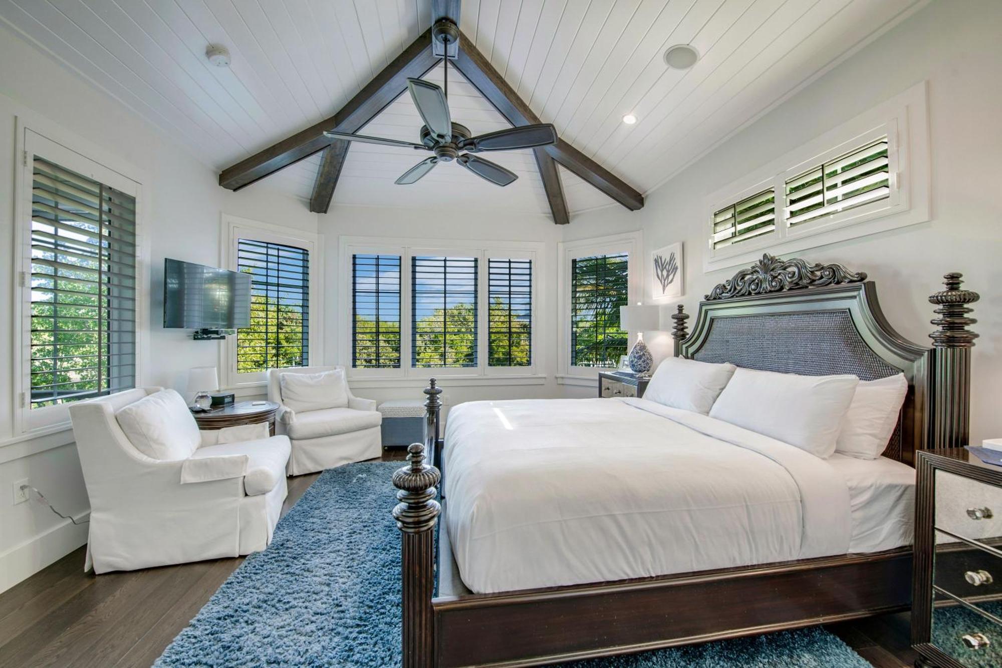 Tern Key - New Luxury Canal Front With Pool Dock Close To Bean Point Pine Ave Holiday home Anna Maria