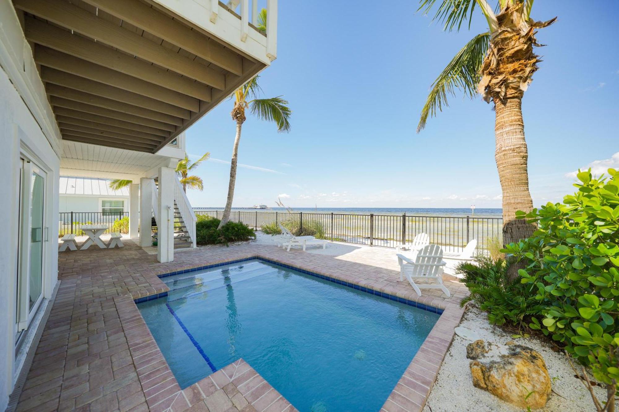 House 404 Anna Maria