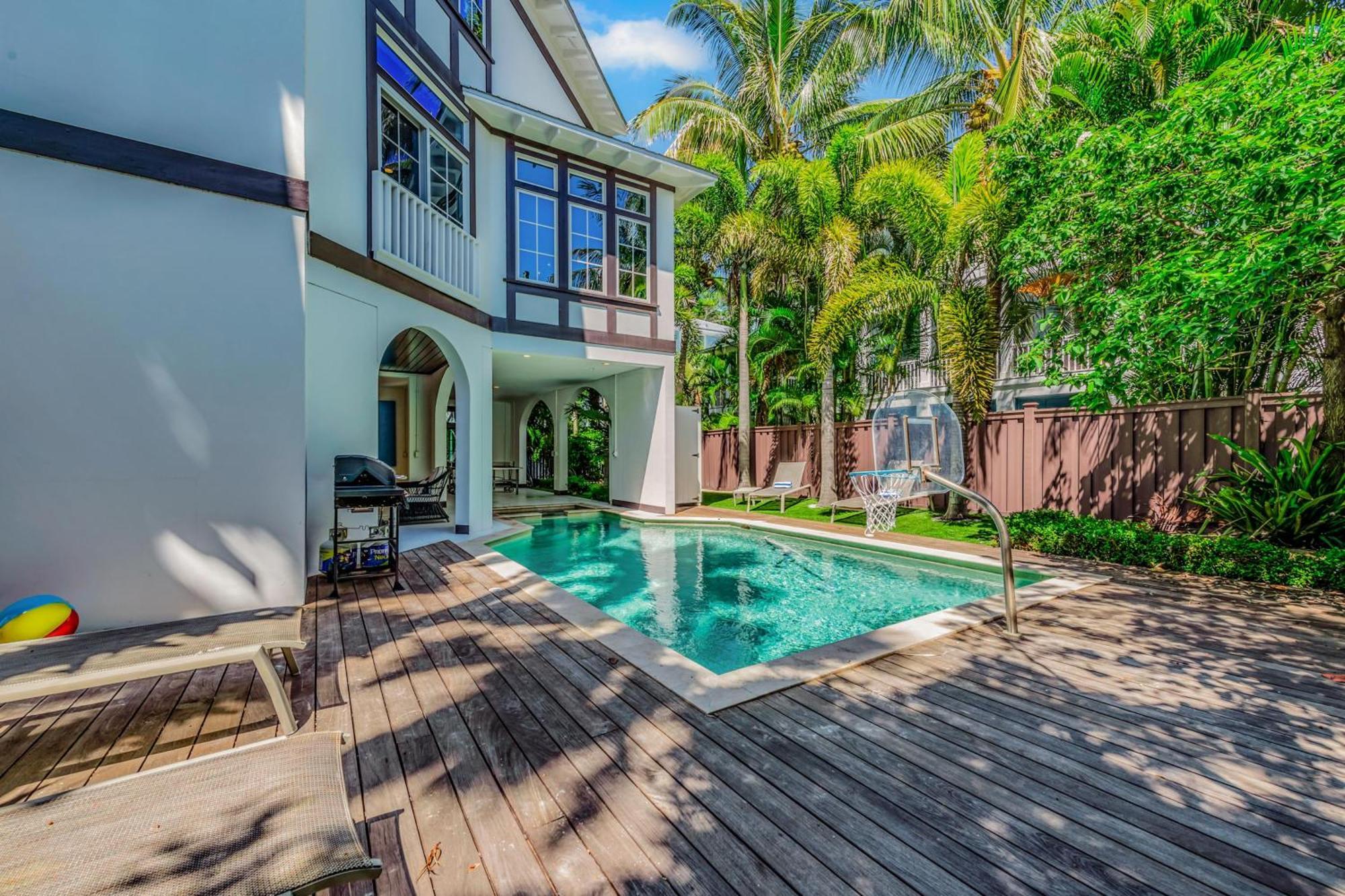 Coastal Couture Anna Maria