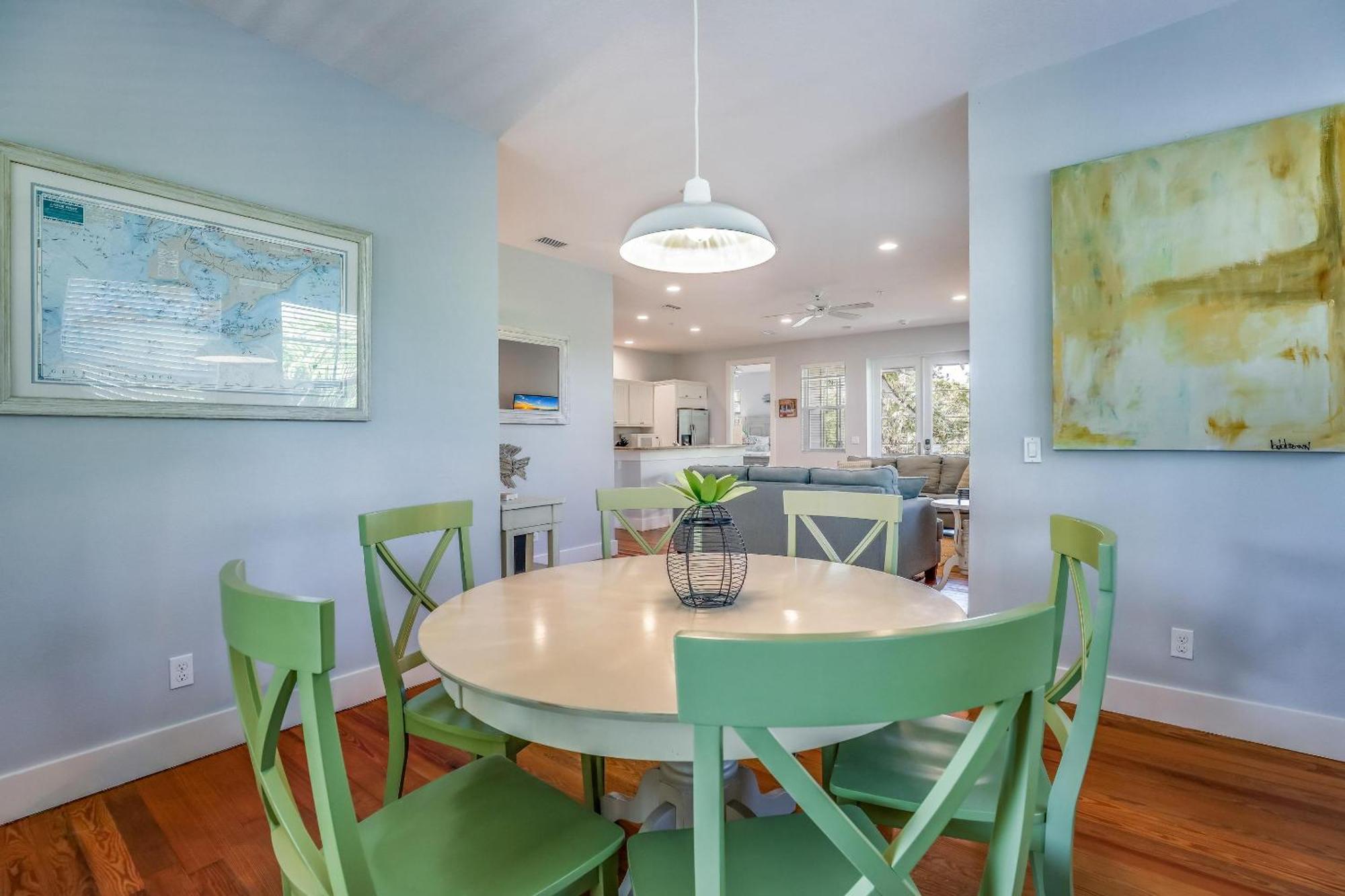 212 Anna Maria