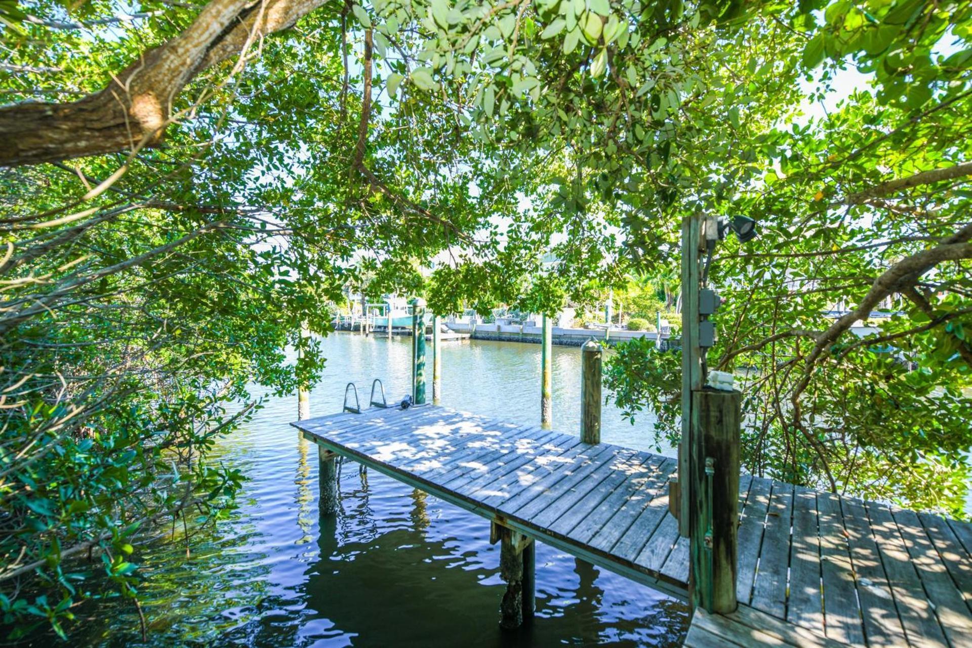 Castaway Cove