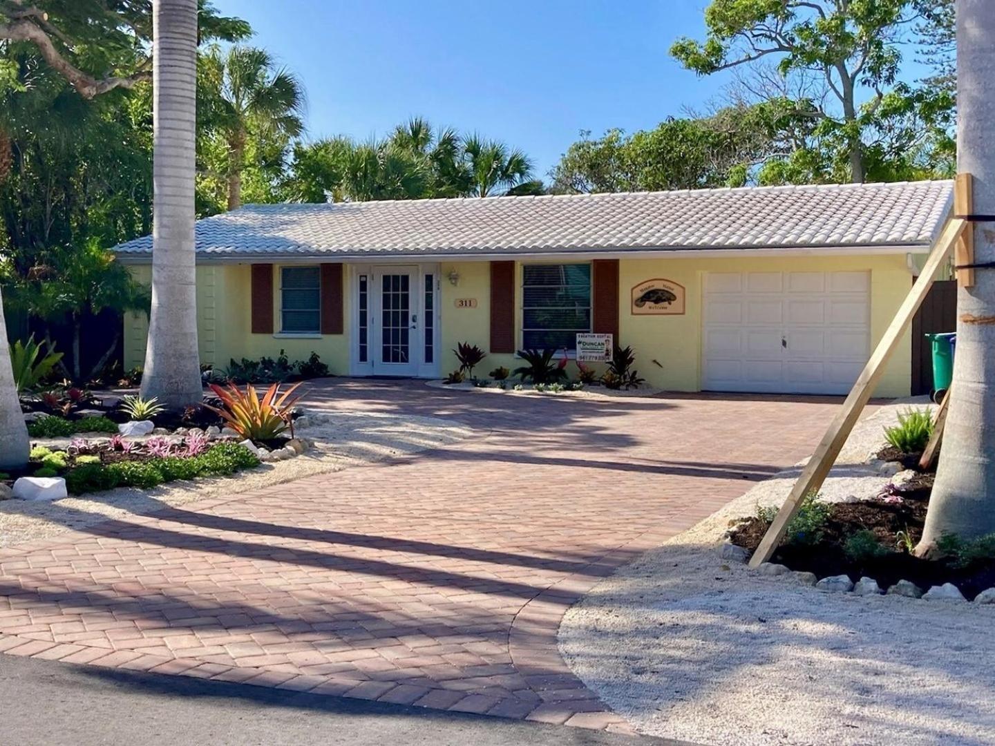 Manatee Manor Anna Maria