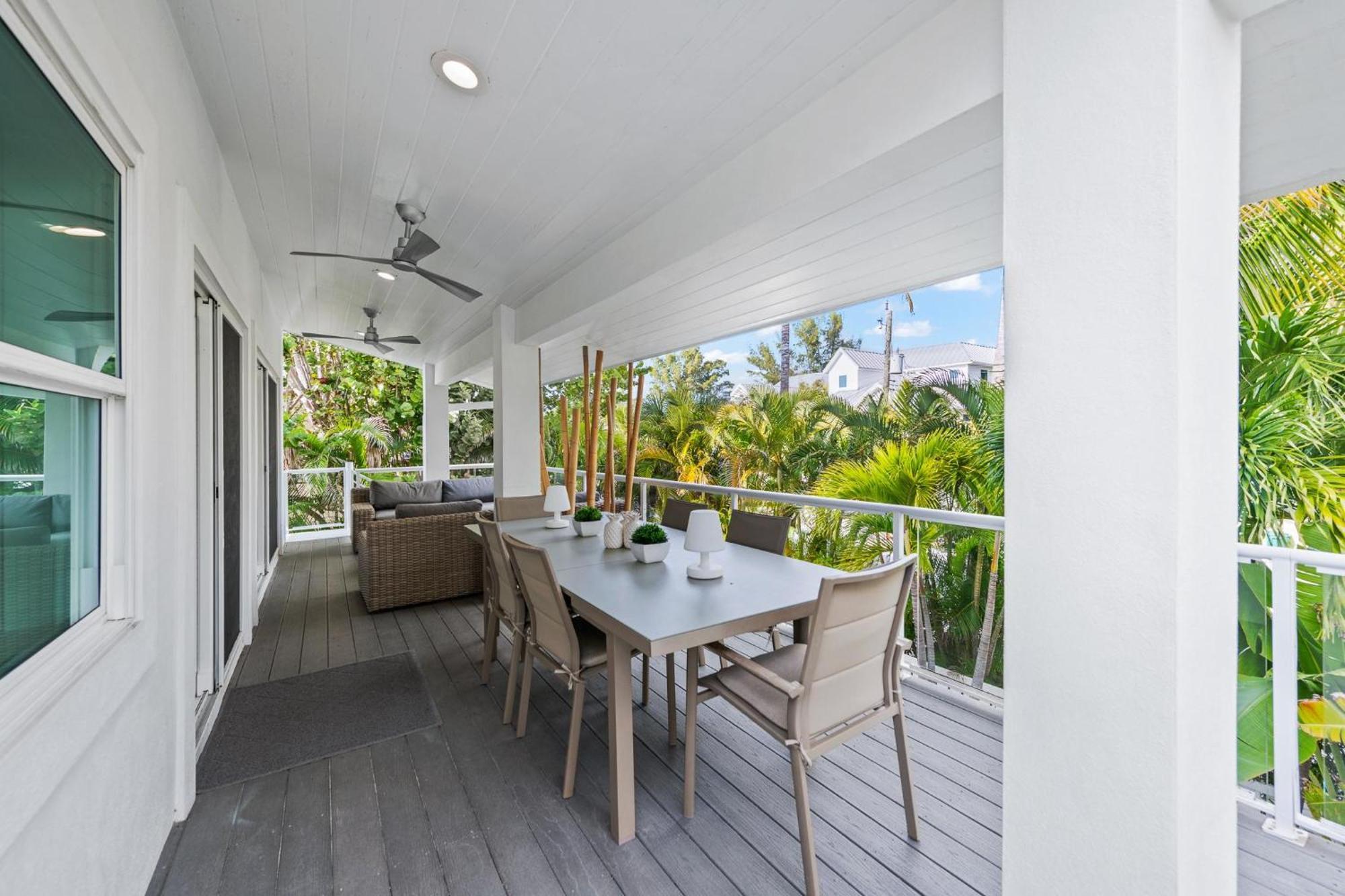 Coconut Palm Paradise * Anna Maria