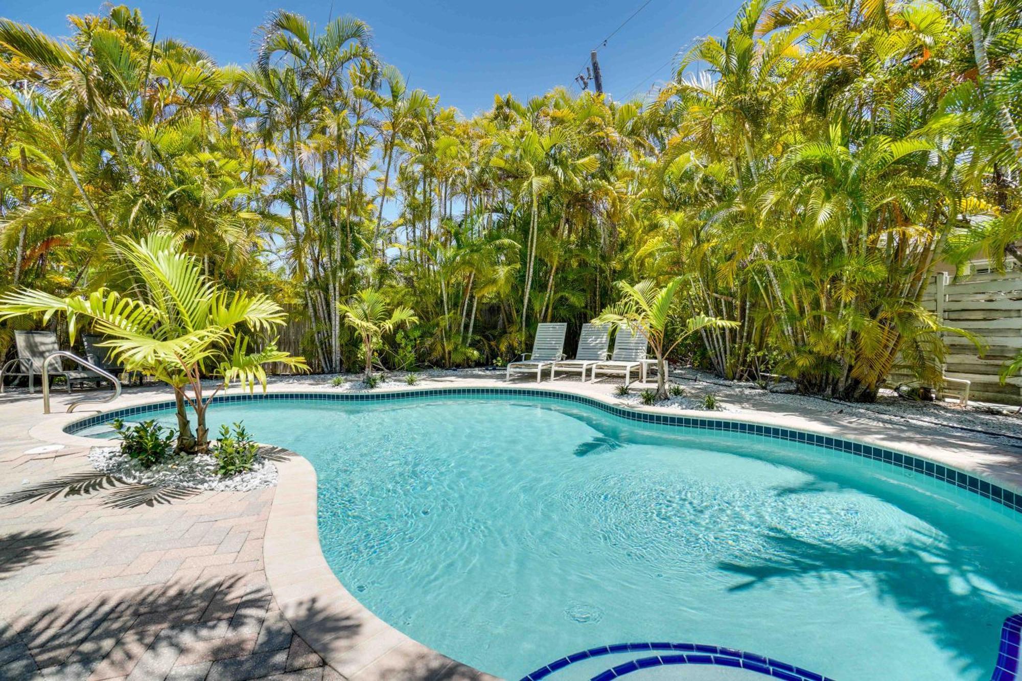 Holiday home Soak In The Sun With A Large Heated Pool *