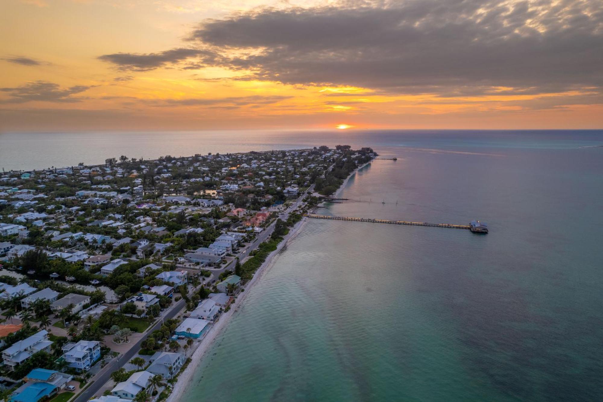 Golf Cart Included! Waterfront With Private Boat Dock Heated Pool And Game Anna Maria