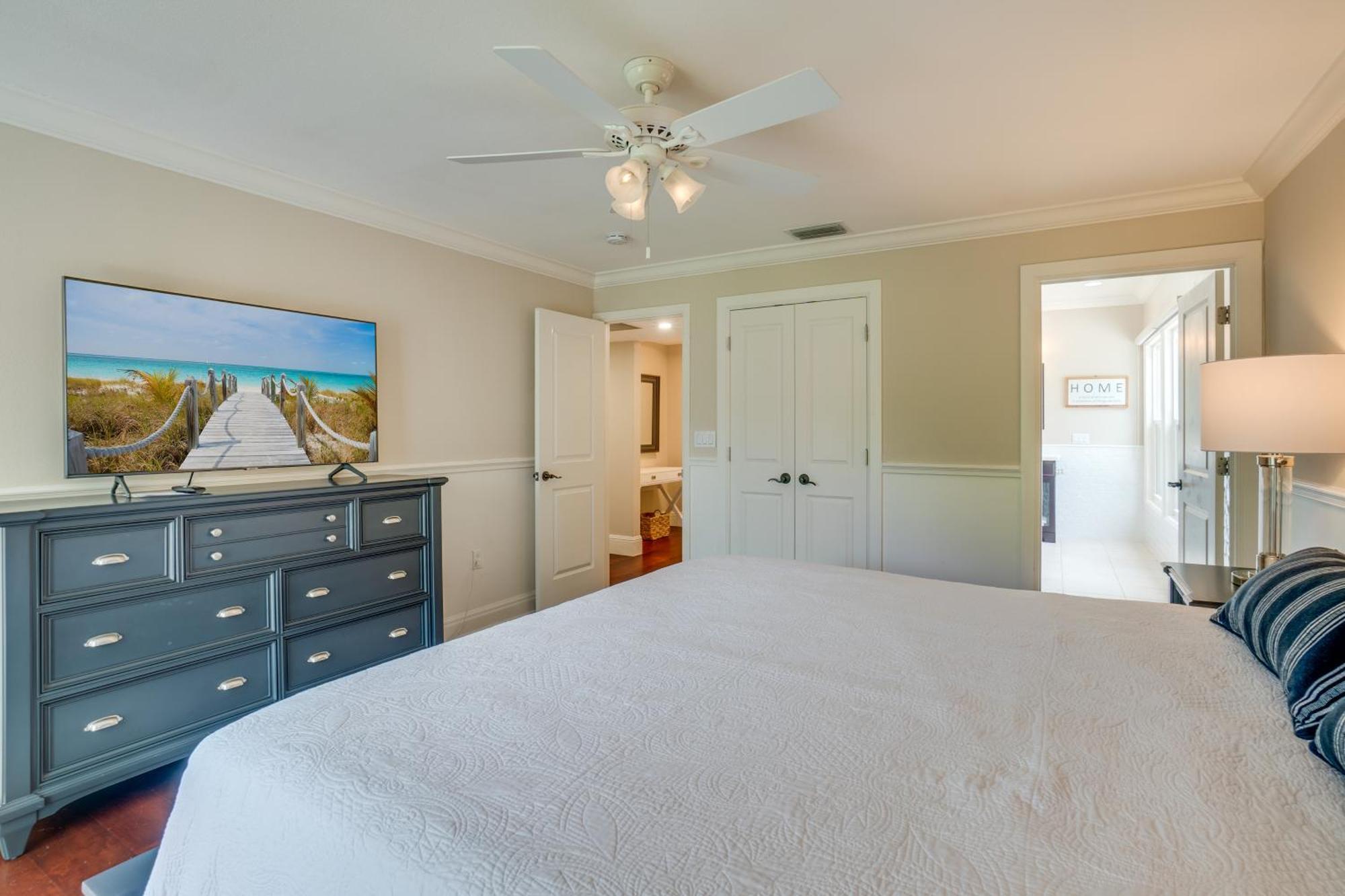 Golf Cart Included! Waterfront With Private Boat Dock Heated Pool And Game Anna Maria