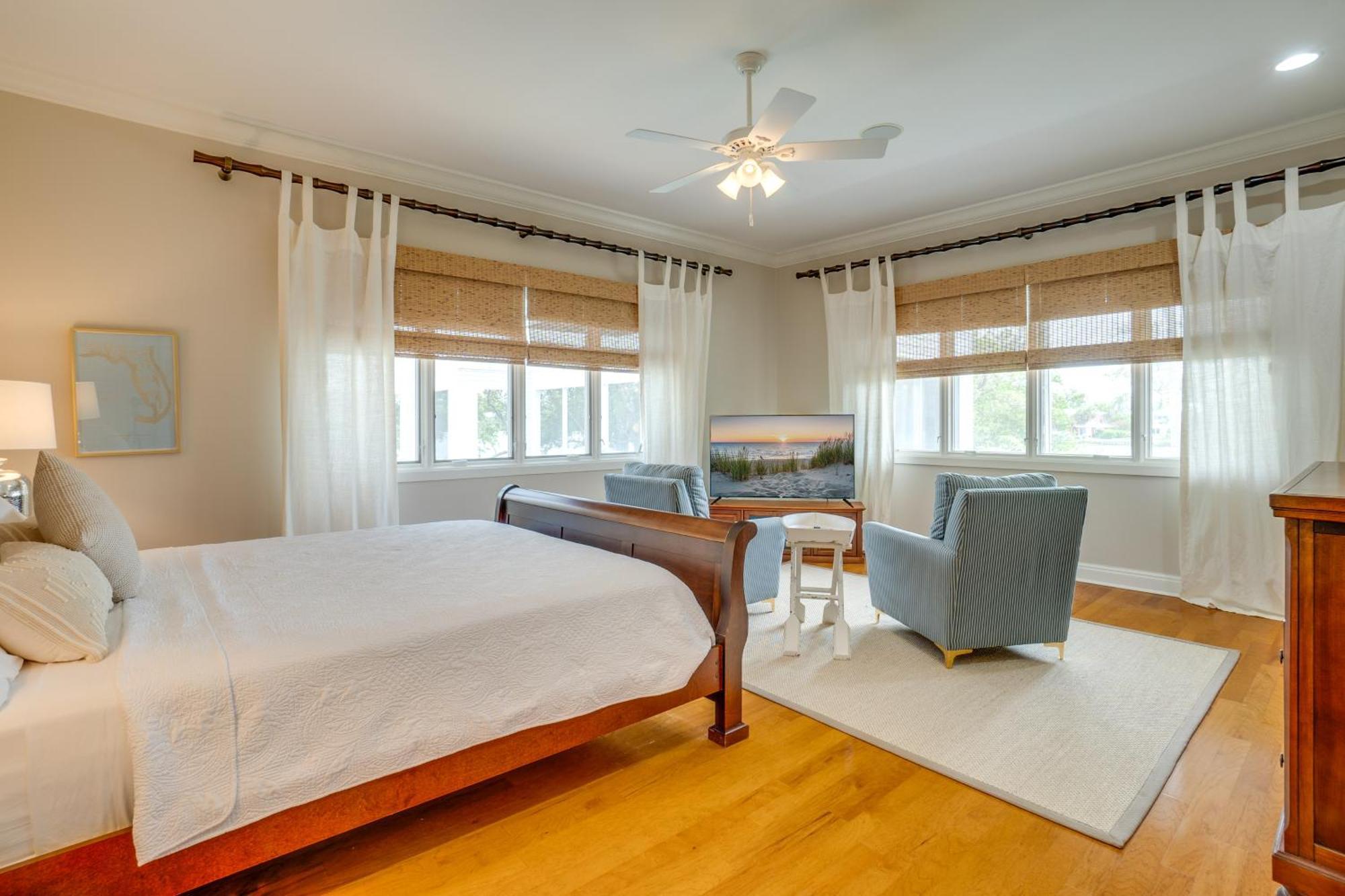 Golf Cart Included! Waterfront With Private Boat Dock Heated Pool And Game Anna Maria