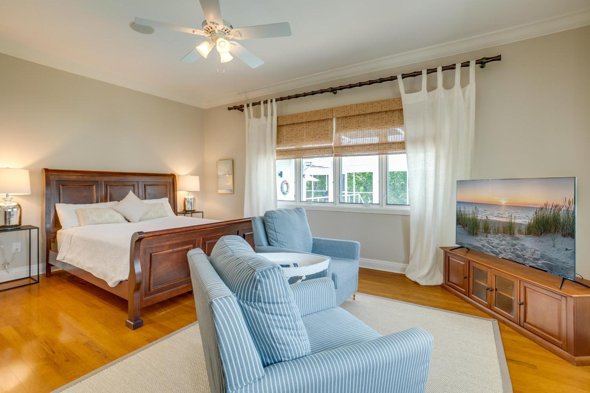 Golf Cart Included! Waterfront With Private Boat Dock Heated Pool And Game