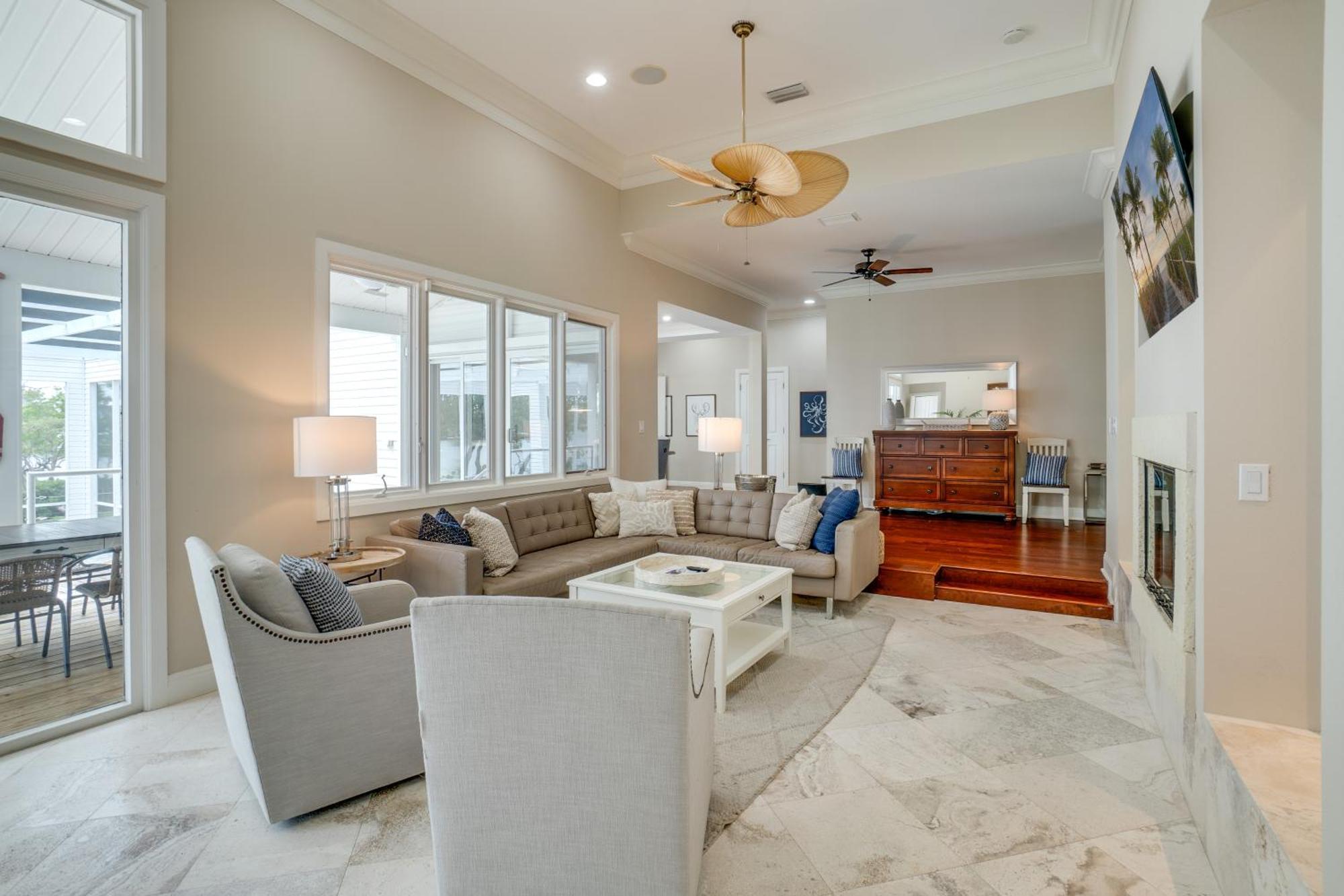 Holiday home Golf Cart Included! Waterfront With Private Boat Dock Heated Pool And Game *