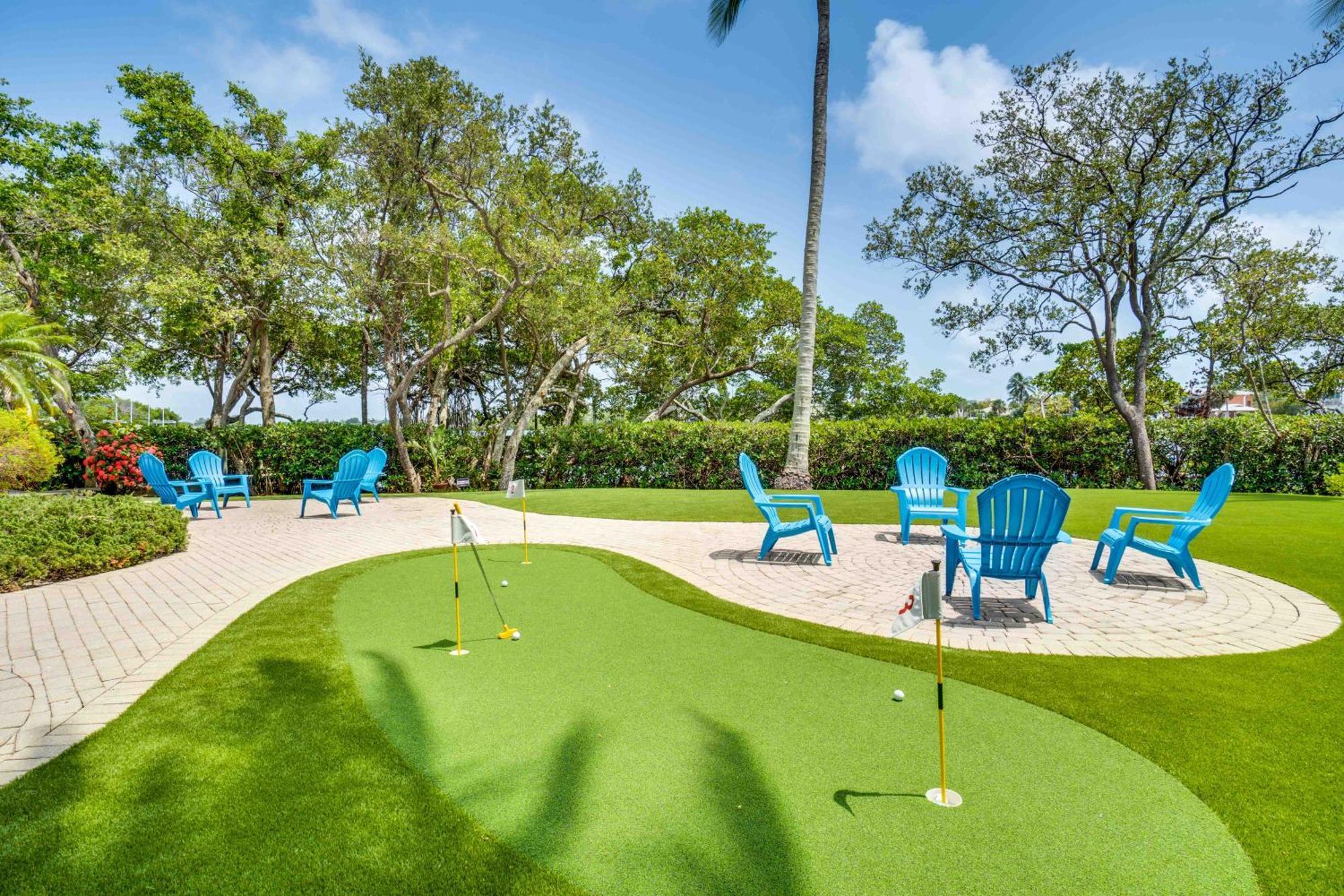 Holiday home Golf Cart Included! Waterfront With Private Boat Dock Heated Pool And Game
