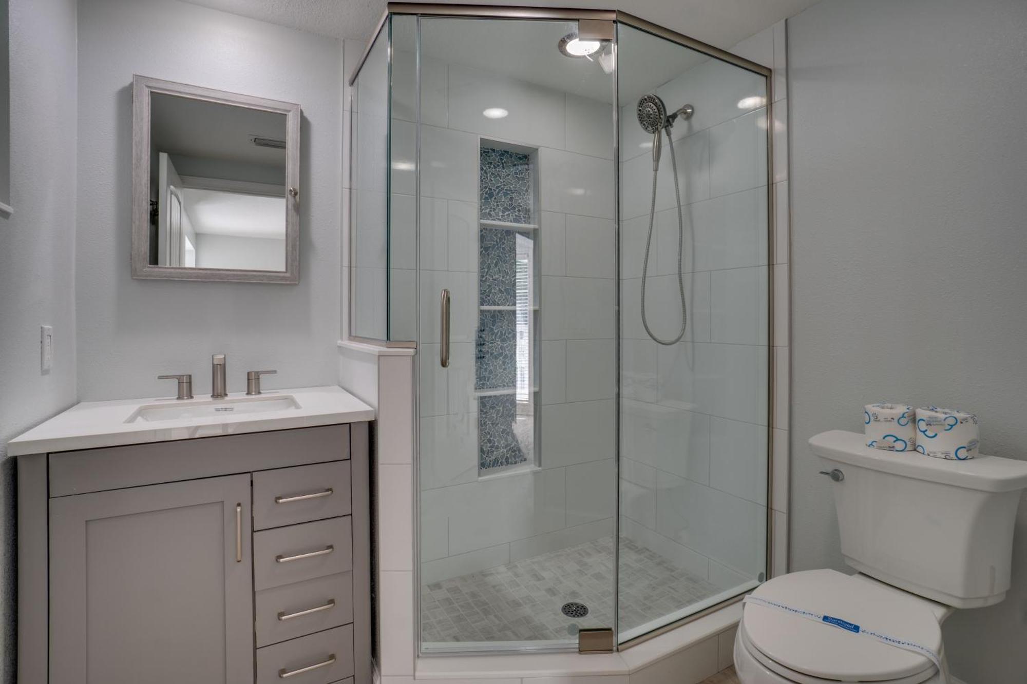 Holiday home 1 Min Walk To And Private Heated Pool And