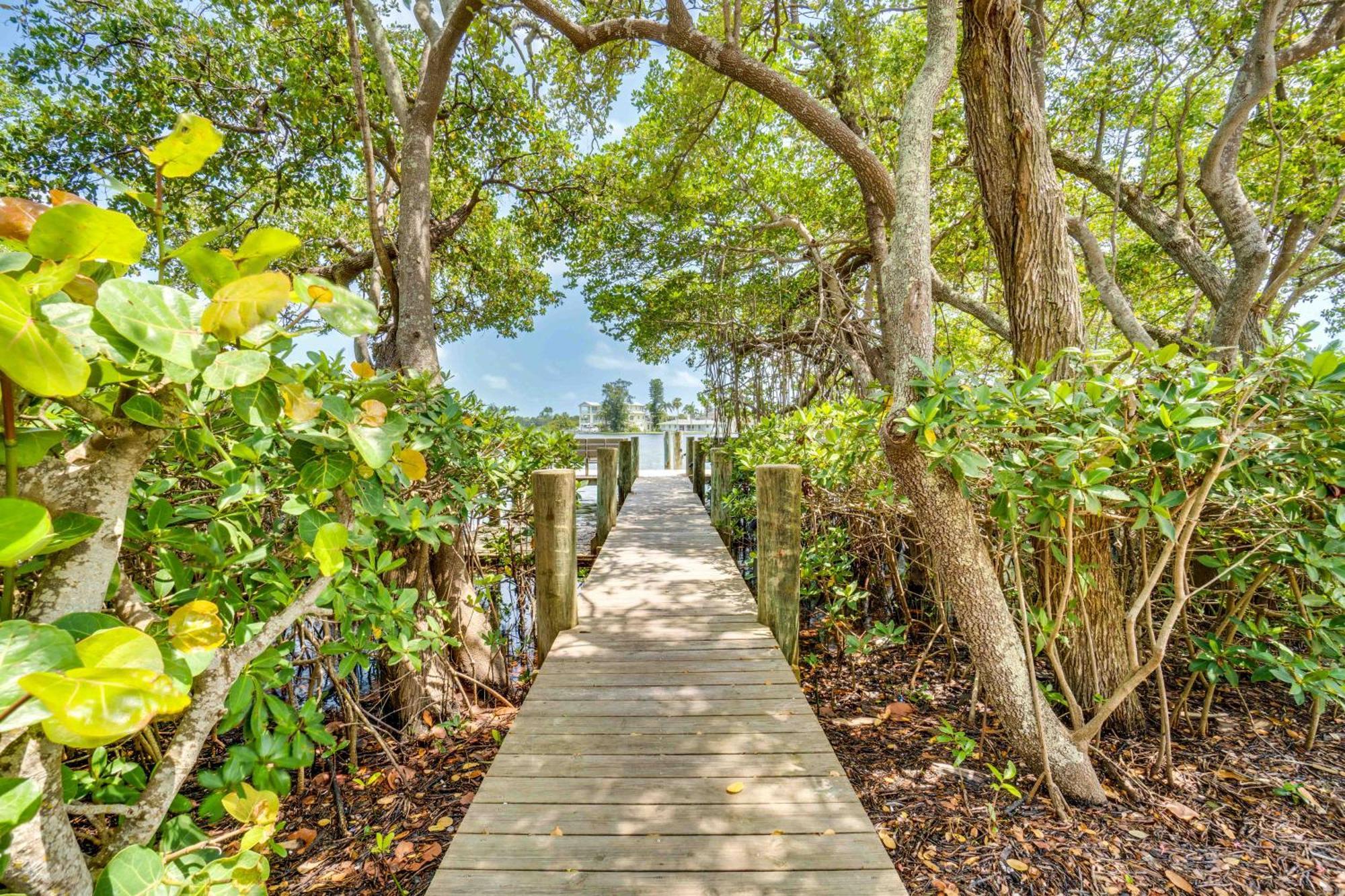 Holiday home Golf Cart Included! Waterfront With Private Boat Dock Heated Pool And Game *