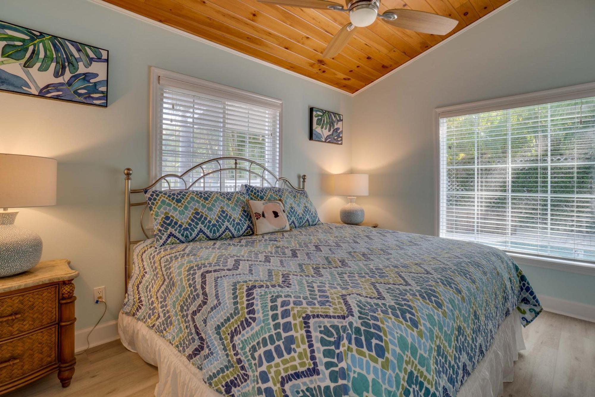 Holiday home 1 Min Walk To And Private Heated Pool And