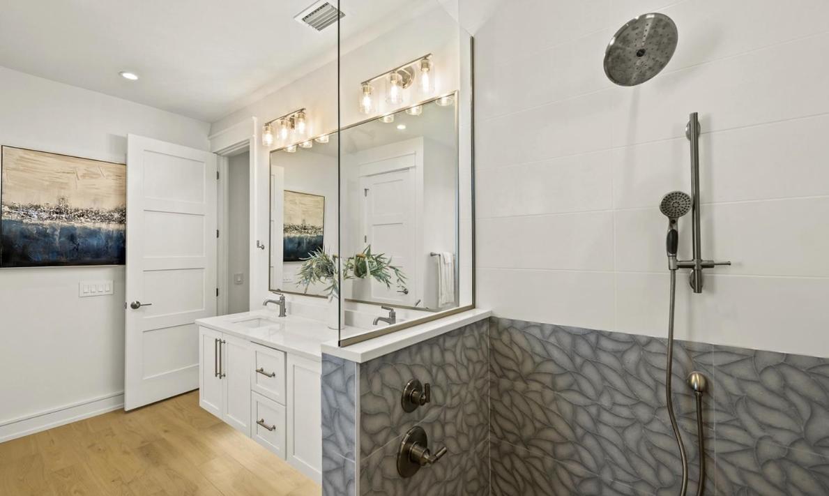 From Dusk 'til Dune, Gorgeous 5 Beds, 5,5 Baths On The Canal And Steps Away From The Beach!