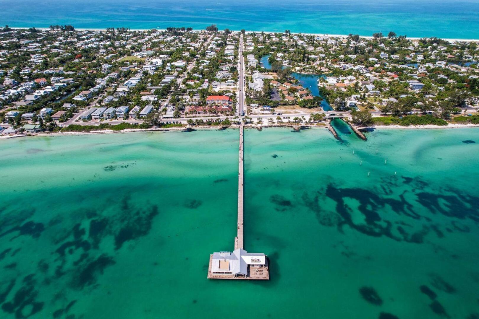 From Dusk 'til Dune, Gorgeous 5 Beds, 5,5 Baths On The Canal And Steps Away From The Beach! * Anna Maria