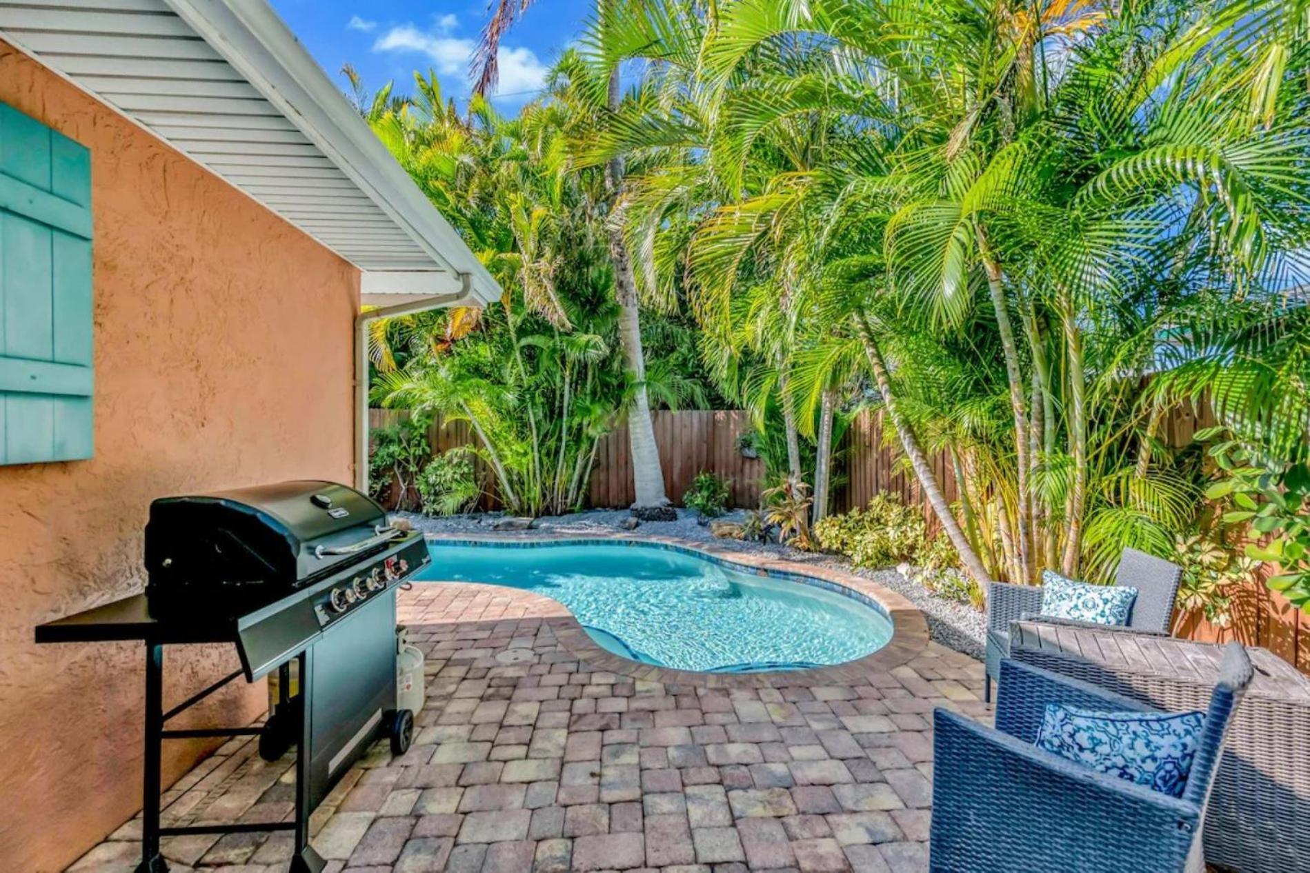 Catching Waves - Ready For Guests January 2025 Anna Maria