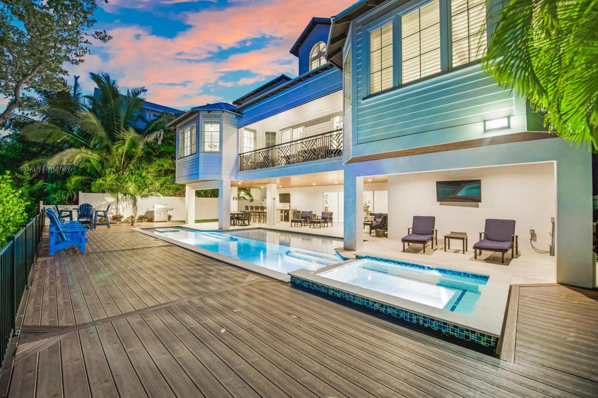 Tern Key - New Luxury Canal Front With Pool Dock Close To Bean Point Pine Ave * Anna Maria