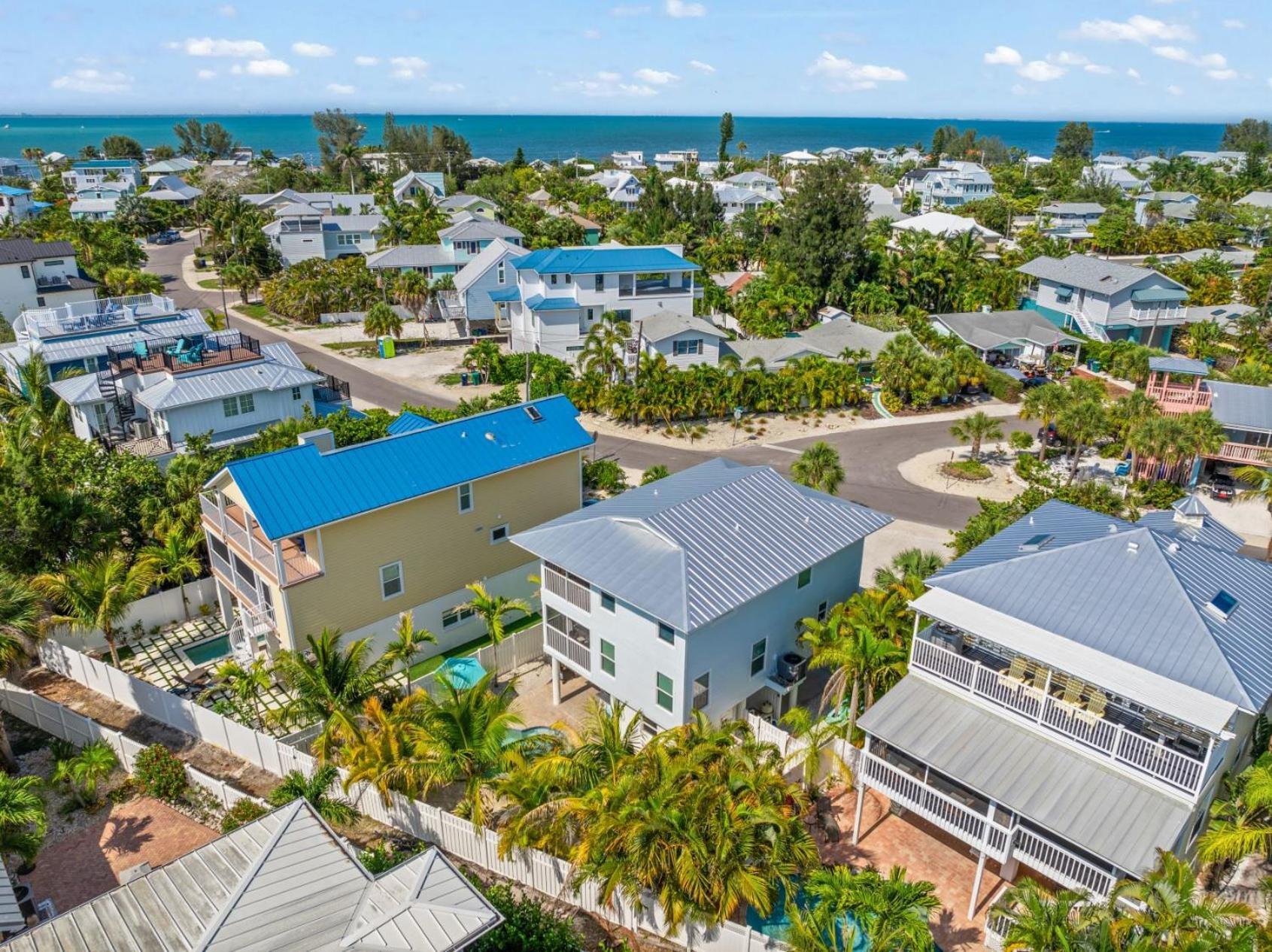 Holiday home Found Your Sol Mate Gorgeous W Pool Steps To Bean Point Dogs Ok *