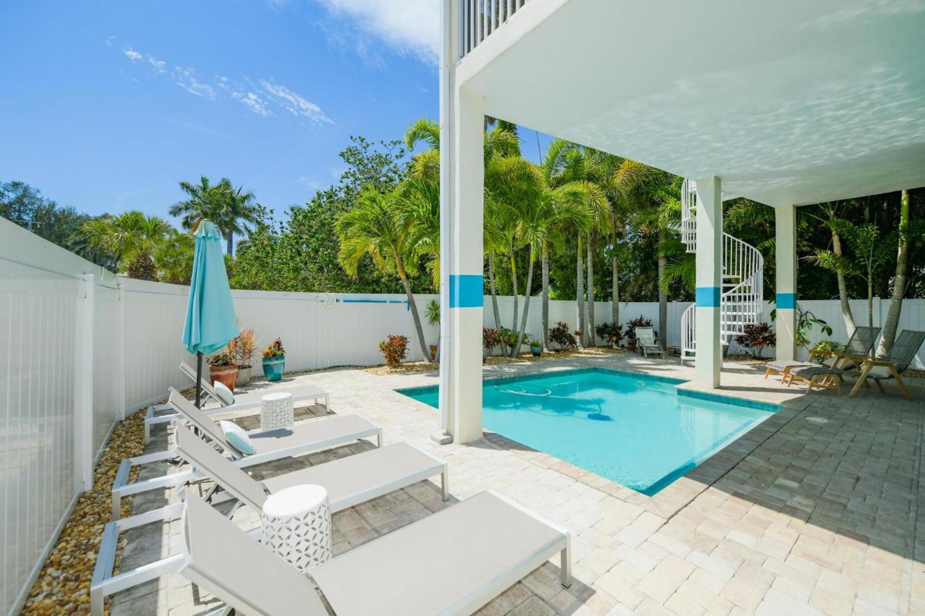 Points Hideaway - Beautiful Wstunning Sunsetwater Views On Bean Point Pool Bar Foosball *