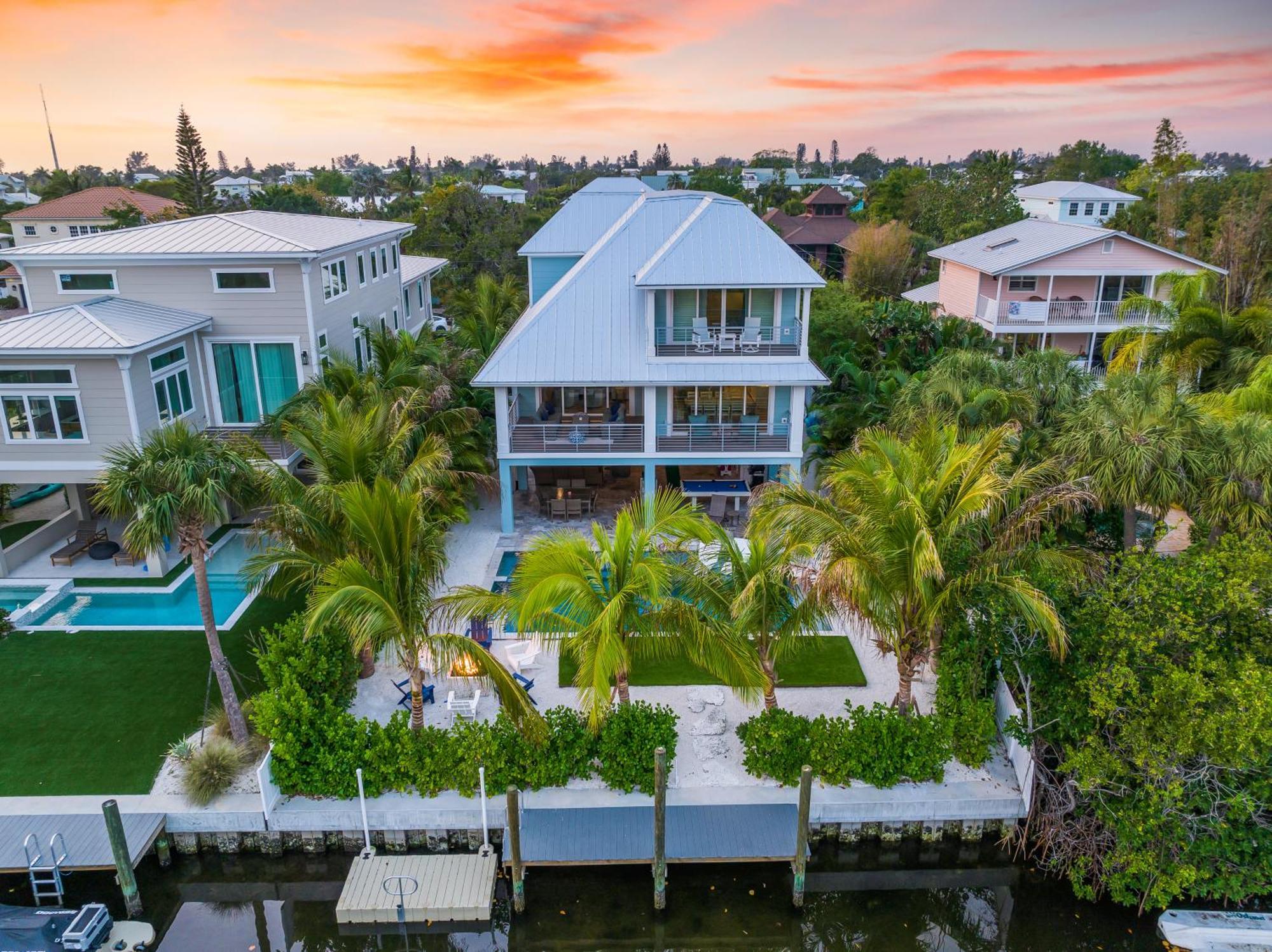 Acqualuxe - Exquisite 2022 Lux Canal W Outdoor Oasis Pool Dock Sup Kayaks Fire Pit Anna Maria