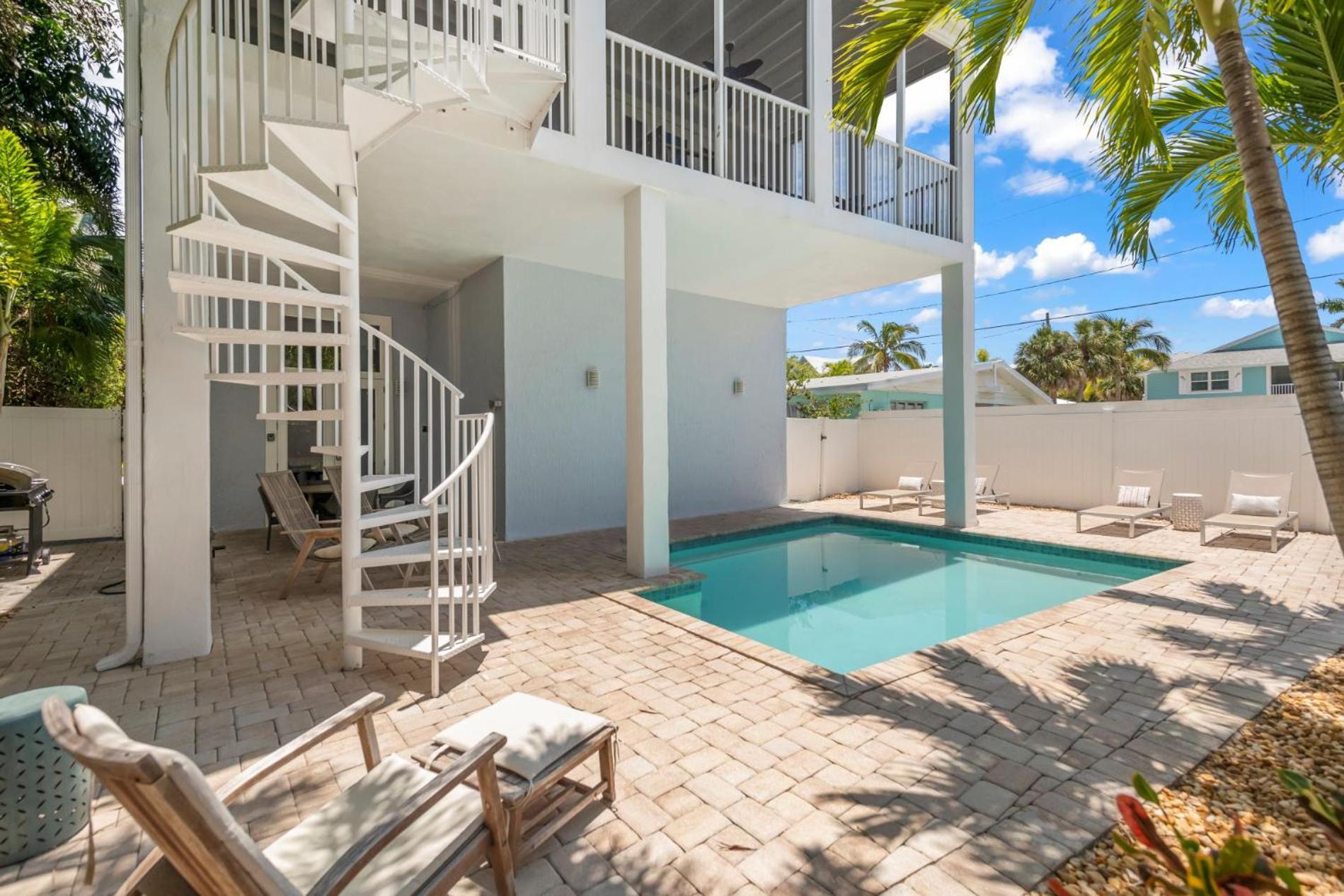 Points Hideaway - Beautiful Wstunning Sunsetwater Views On Bean Point Pool Bar Foosball *