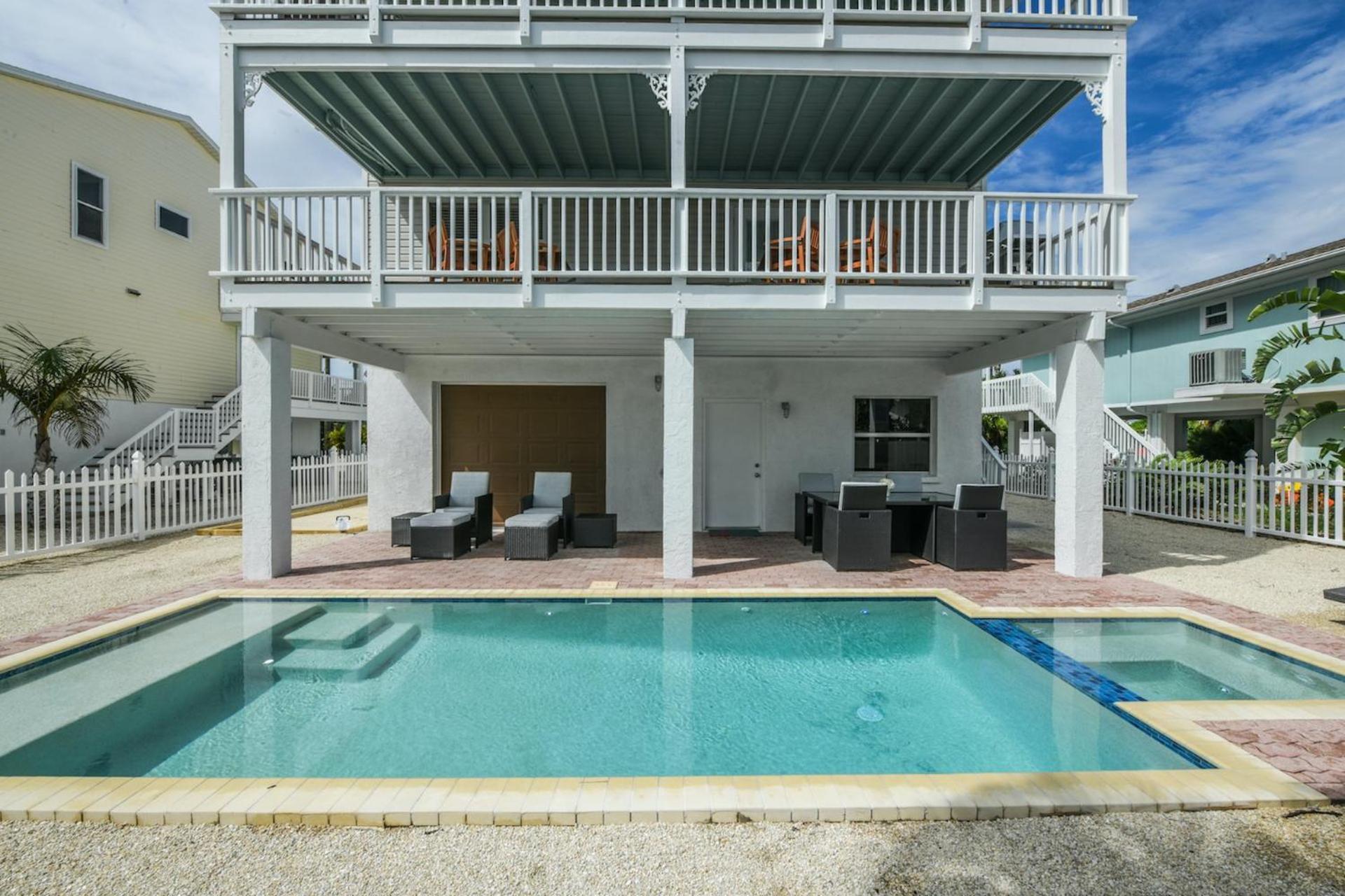 Holiday home Salty Pirate - New Luxury Canal Front Wwater View Poolspa Bikes Kayaks Toys *