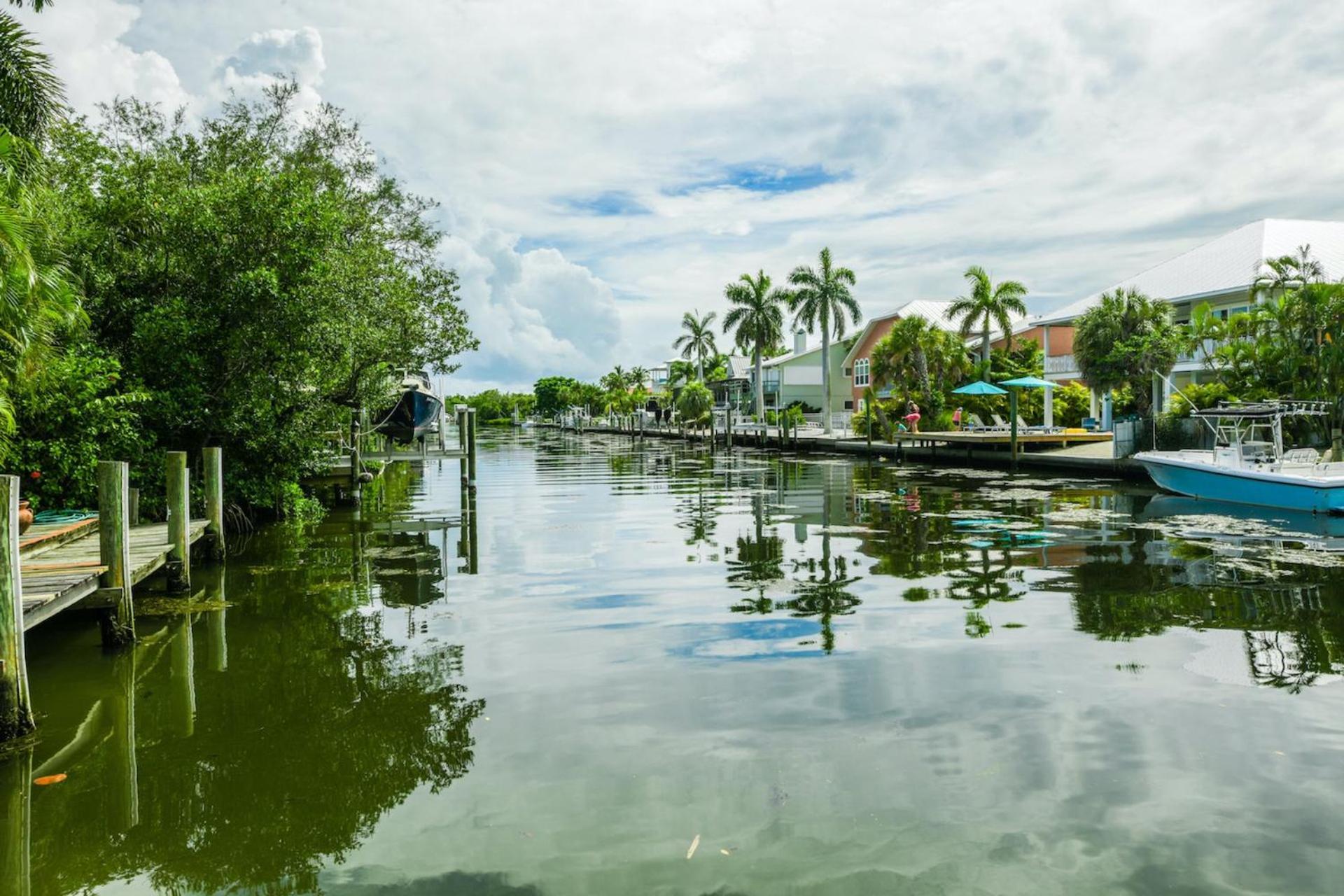 Holiday home Salty Pirate - New Luxury Canal Front Wwater View Poolspa Bikes Kayaks Toys Anna Maria