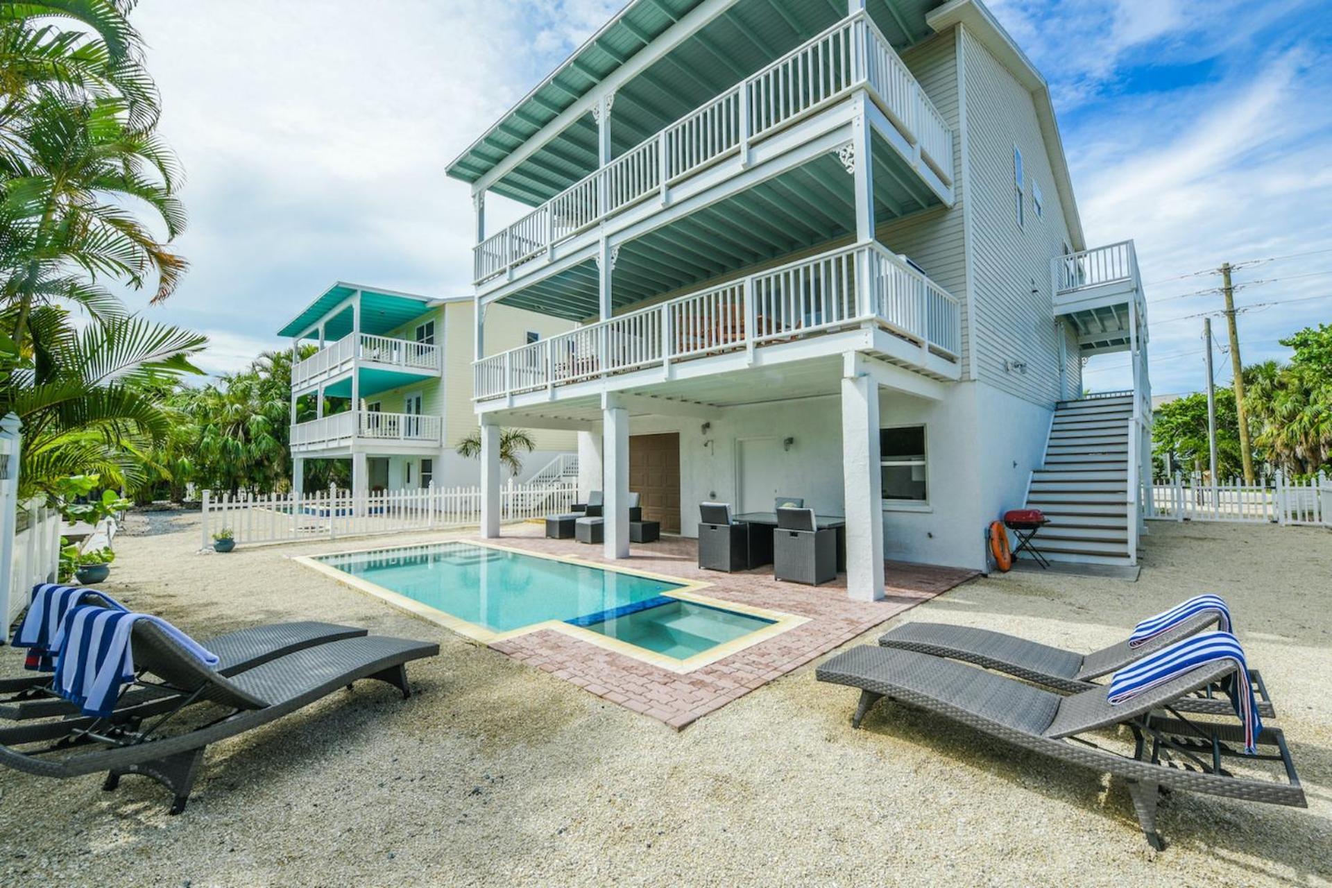 Salty Pirate - New Luxury Canal Front Wwater View Poolspa Bikes Kayaks Toys Holiday home