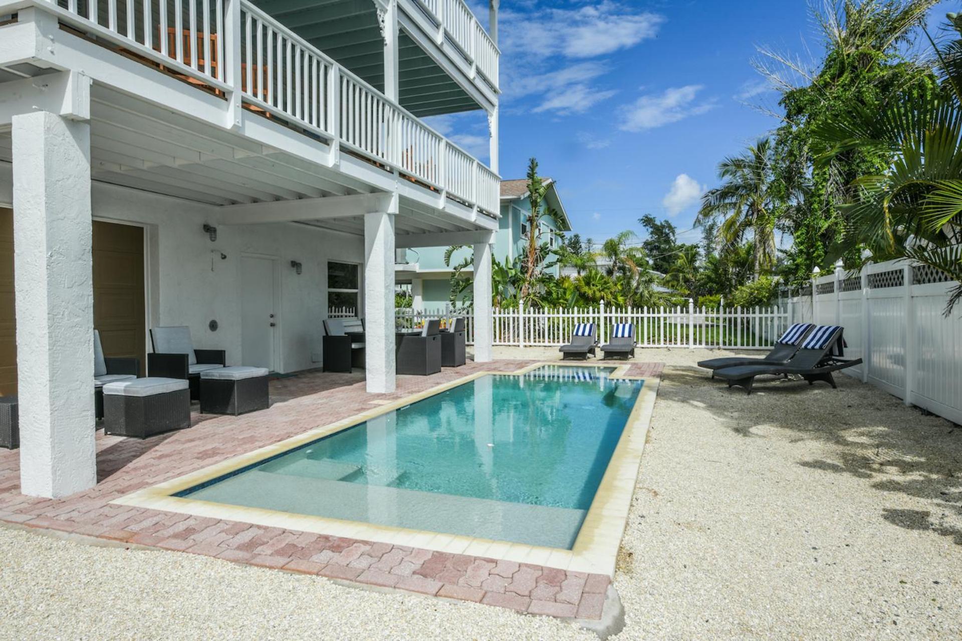 Holiday home Salty Pirate - New Luxury Canal Front Wwater View Poolspa Bikes Kayaks Toys *
