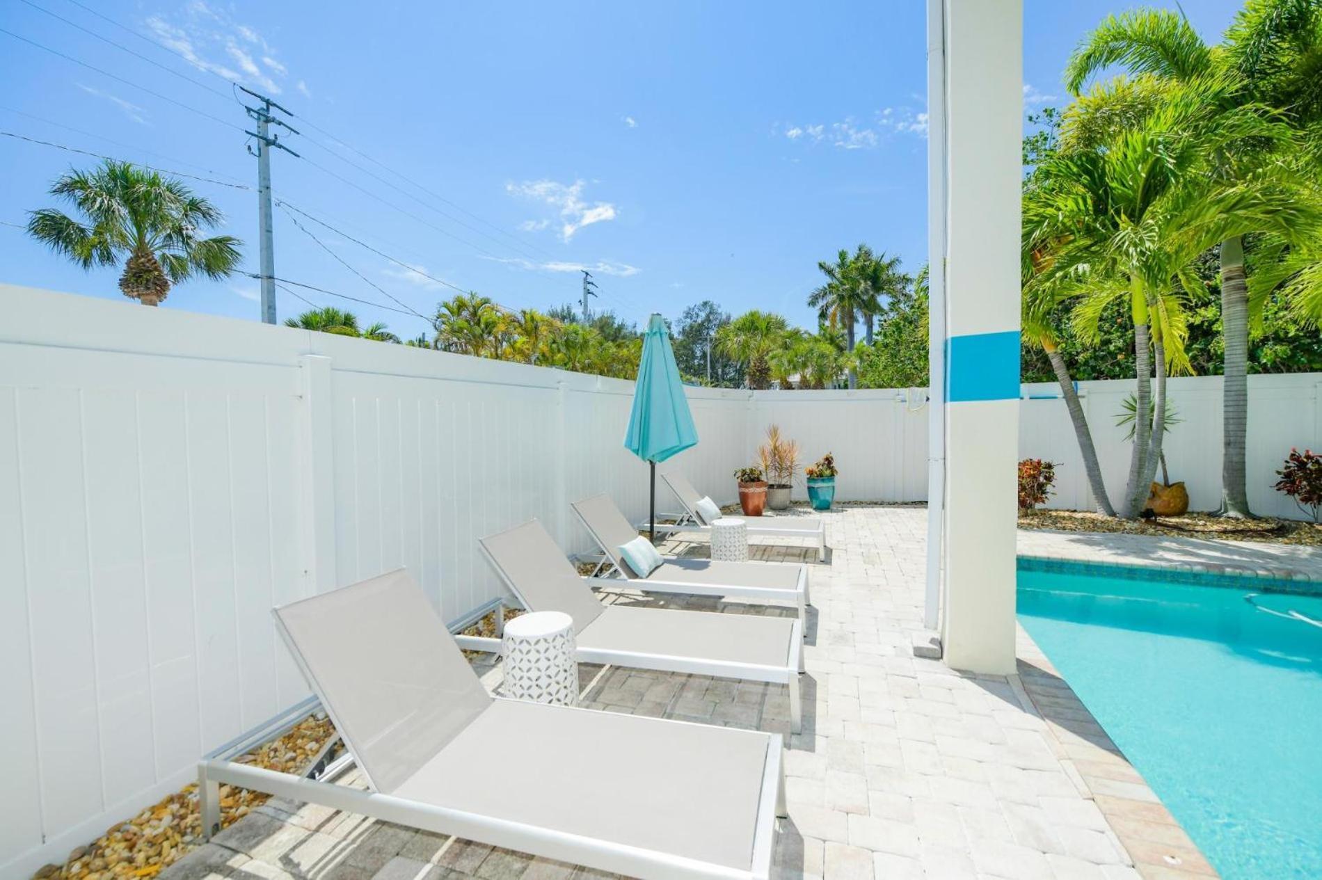 Points Hideaway - Beautiful Wstunning Sunsetwater Views On Bean Point Pool Bar Foosball Holiday home *