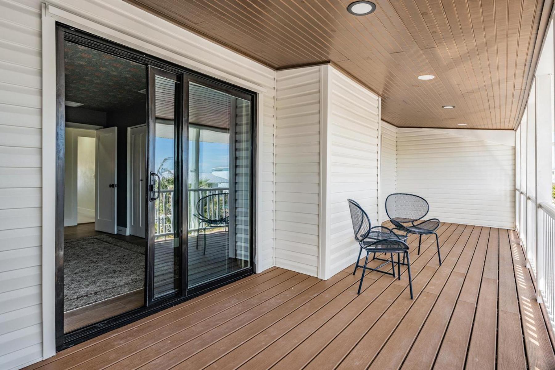 Holiday home 519 Loquat Drive